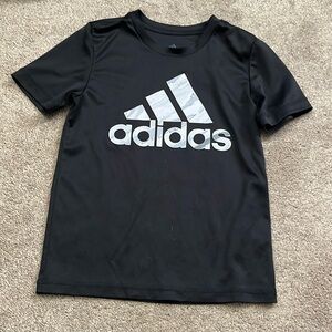 Boys Adidas tshirt size 5
